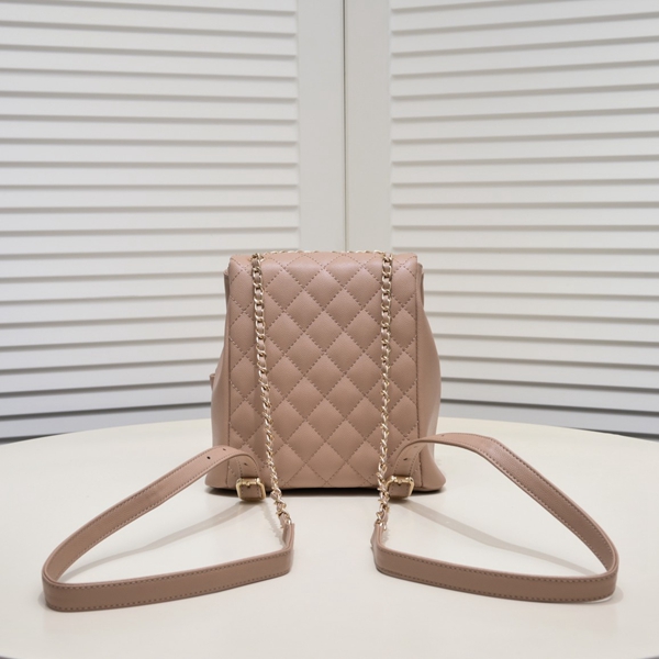 シャネルバッグ側面デザイン